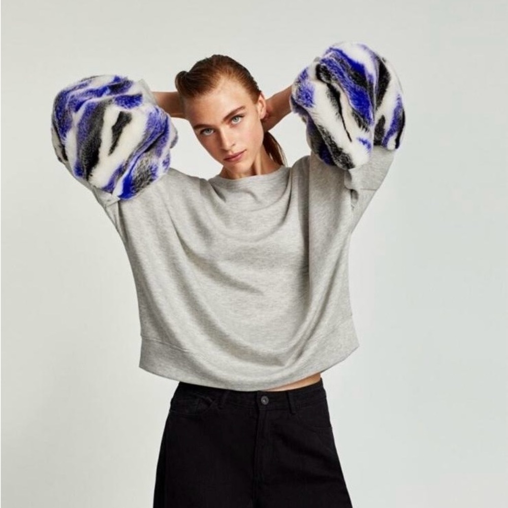 Zara Stylish Gray Sweater with Blue and Black Accents